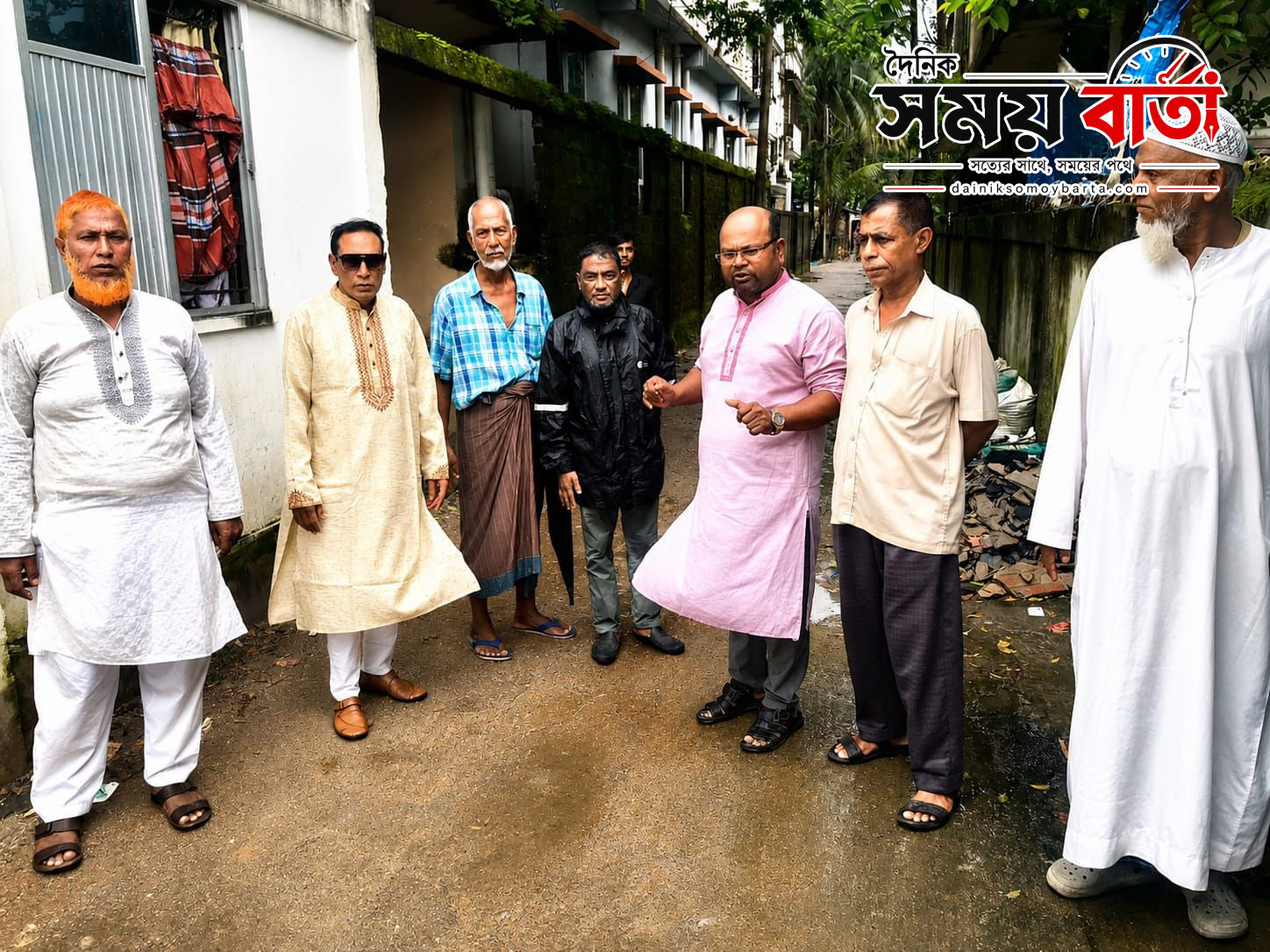 সিলেটের মোল্লা পাড়া এলাকার ড্রেন ও রাস্তা পরিদর্শন করছেন বিএনপি নেতৃবৃন্দ