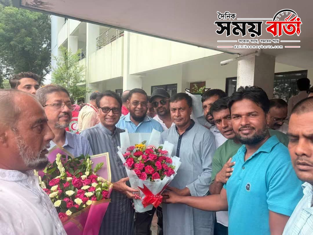 সুনামগঞ্জ রেড ক্রিসেন্ট সোসাইটির বিভিন্ন কার্যক্রম পরিদর্শন করছেন বাংলাদেশ রেড ক্রিসেন্ট সোসাইটির চেয়ারম্যান