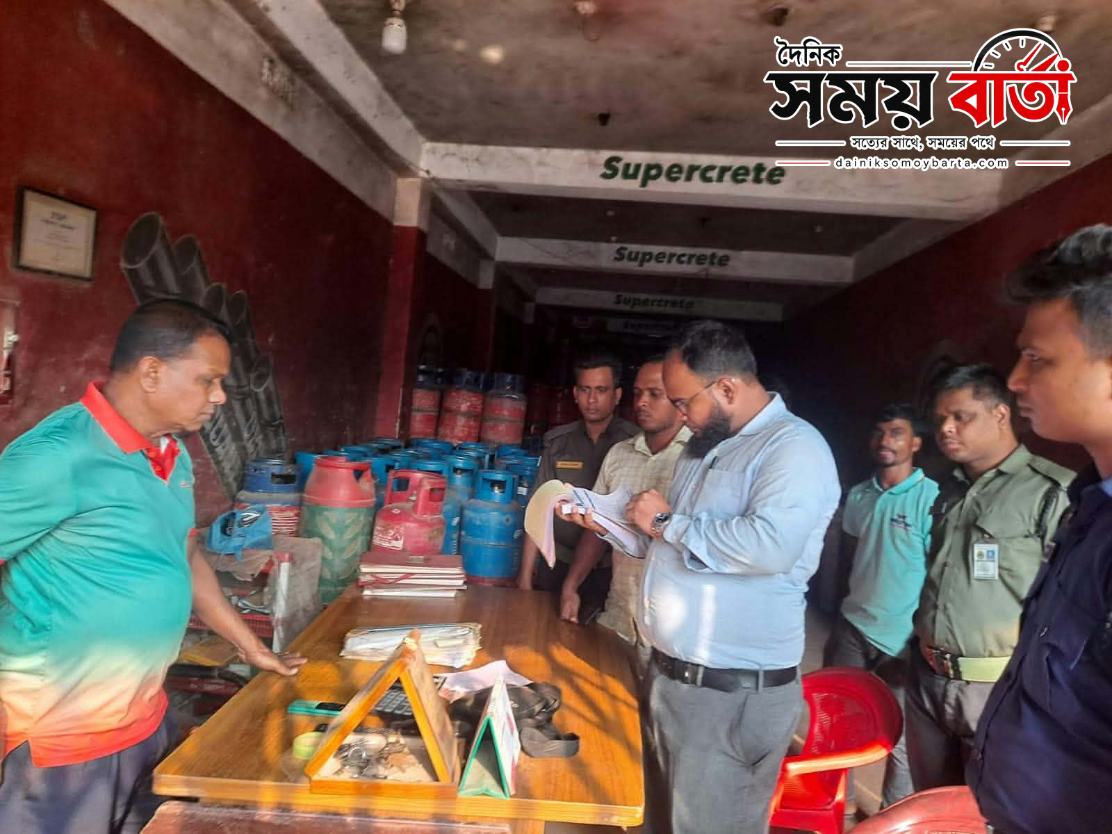 চুনারুঘাটে এলপিজি ডিলারকে ৫০ হাজার টাকা জরিমানা।